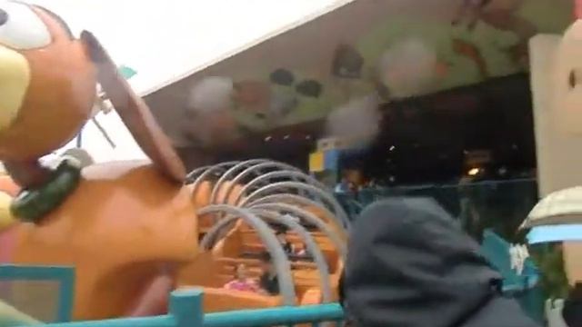 Новые Аттракционы в Гонконг Диснейлэнд 2012 смотреть онлайн