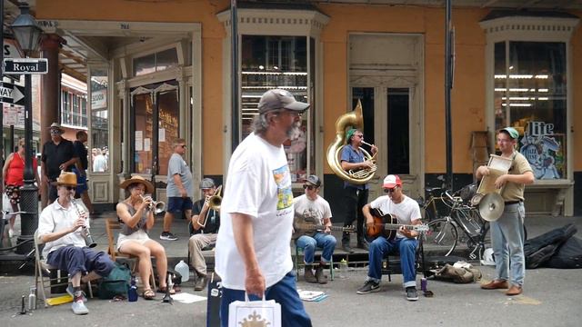 TUBA SKINNY “CRAZY CHORDS” BUSKING ON ROYAL STREET APRIL 25, 2022 #tuba #tubaskinny #neworleansjazz смотреть онлайн