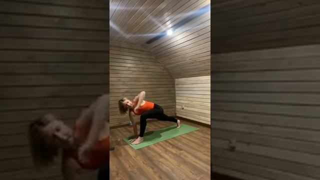 YOGA с Ольгой Водолажной смотреть онлайн
