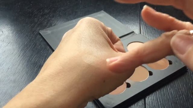 Контурная палетка Anastasia Beverly Hills Contour Kit Light to Medium смотреть онлайн