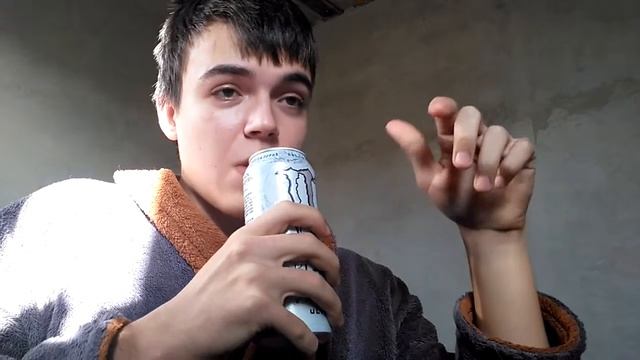 Обзор на энергетик Чёрный(Белый) Монстр смотреть онлайн