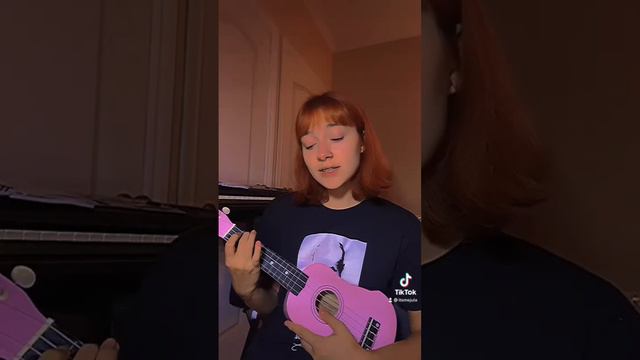 Britney Spears - Toxic (by Jula) | ukulele cover short | melanie martinez ver. | укулеле кавер смотреть онлайн