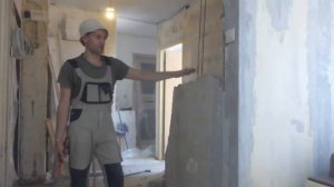 Слом гипсолитовой перегородки