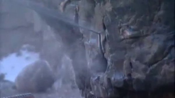 Добыча базальта   The extraction of basalt blocks