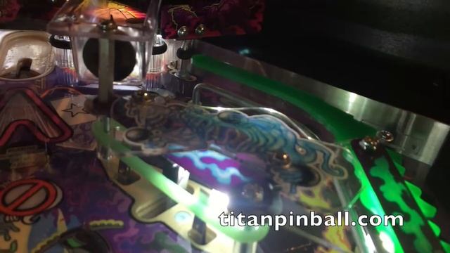 Stern Ghostbusters Pro pinball in the basement! Review and Gameplay! смотреть онлайн
