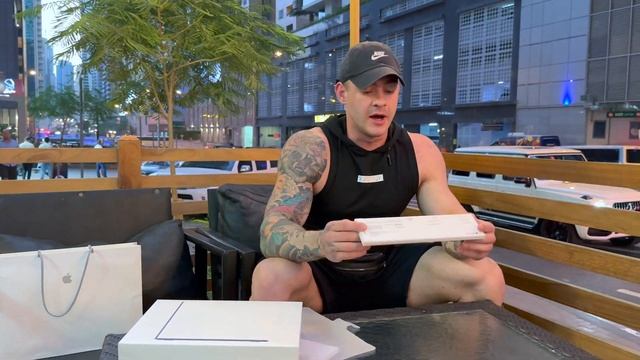 Unboxing Apple devices in Dubai! Распаковка MacBook Air 2022 купленного в Дубае!Октябрь 2022 года! смотреть онлайн
