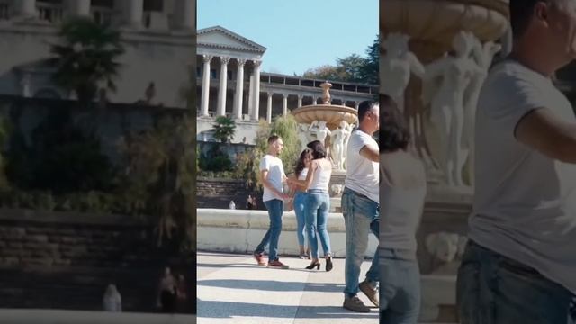 Бачата в санатории Орджоникидзе под саксофон. Сочи. Дмитрий Родионов. смотреть онлайн