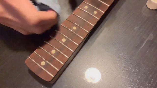 Fender Mexico ストラトキャスターをメンテナンスしていると驚愕の事実が発覚しました смотреть онлайн
