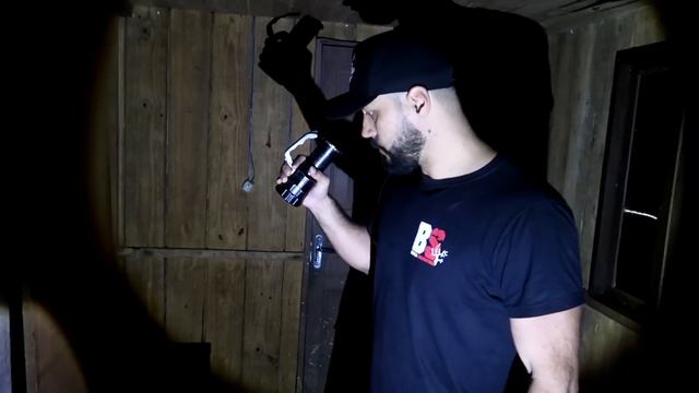 NUNCA MAIS VOU ESQUECER O QUE VI NESSA CASA ASSOMBRADA! смотреть онлайн
