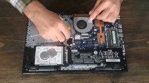 Ноутбук Lenovo Ideapad 320-15ISK разборка, техническое обслуживание, замена HDD на SSD, сборка.