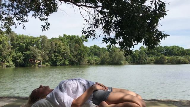 Месячные без боли | станет легче после этих упражнений | кундалини-йога для женщин смотреть онлайн