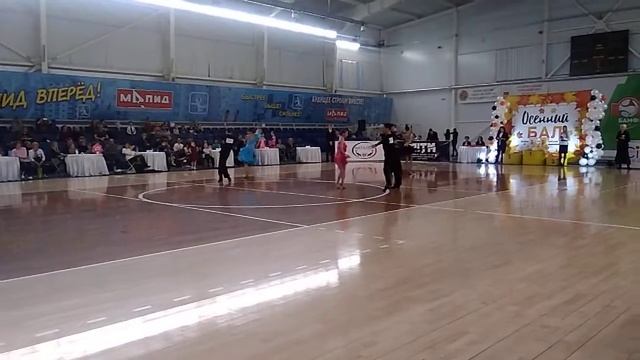 "Осенний бал-2019" Юниоры 1+2 С класс. Самба. 19.11.2019 смотреть онлайн