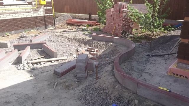Укладка брусчатки, тротуарной плитки. Установка бордюров - радиус.