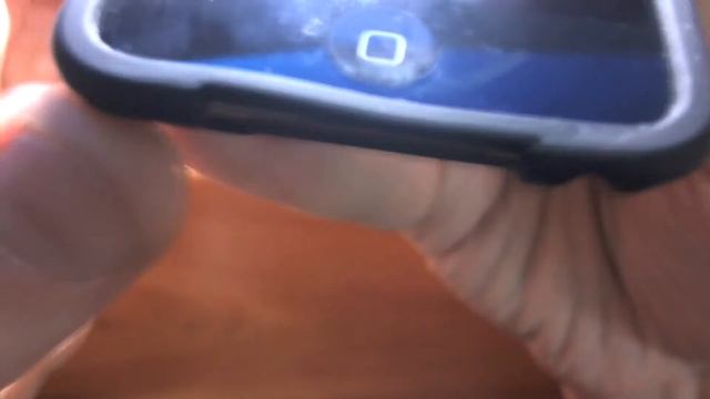 Чехол IPod Touch 4. Capdase Alumor Metal Case