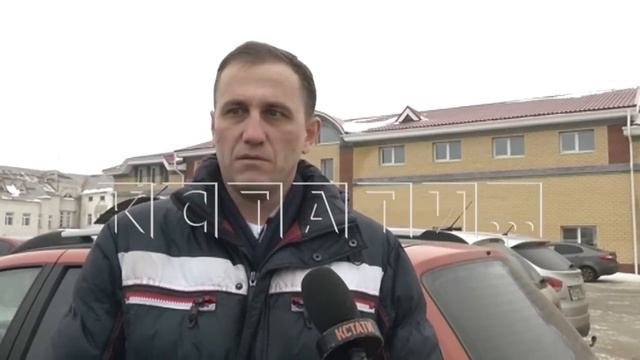 Соседу, который бросался на соседей с бензопилой, вилами и белым порошком, вынесен приговор смотреть онлайн
