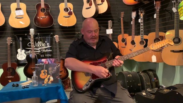 A 1966 Fender Electric XII смотреть онлайн