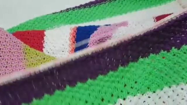 ВЯЗАНИЕ ИЗ ОСТАТКОВ ПРЯЖИ/ПЛЕД СПИЦАМИ/ОКАНТОВКА КРЮЧКОМ/ смотреть онлайн