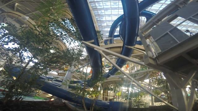 World Waterpark West Edmonton Mall Tour & Review смотреть онлайн
