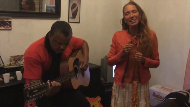 Rebecca og Abel canta Regasu смотреть онлайн
