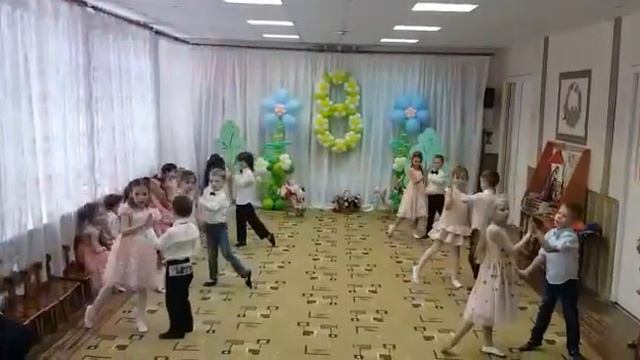 «Зеркальный вальс» Парный танец на 8 марта, в детском саду смотреть онлайн