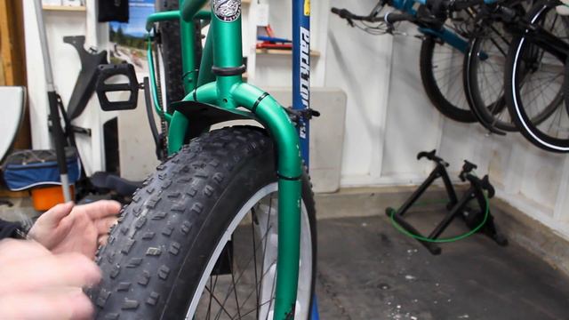 Installing Fenders on the Fat Bike смотреть онлайн