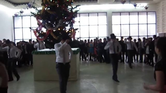 Новый год школы имени А. Иманова смотреть онлайн