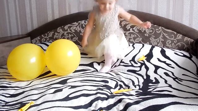 ШАРИКИ и СЮРПРИЗЫ играем весело фигурки ЗВЕРОПОЛИС смотреть онлайн