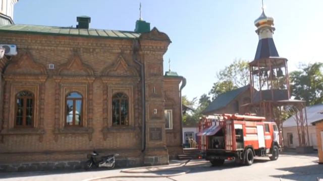 В Бердянске в соборе Московского патриархата произошел пожар смотреть онлайн