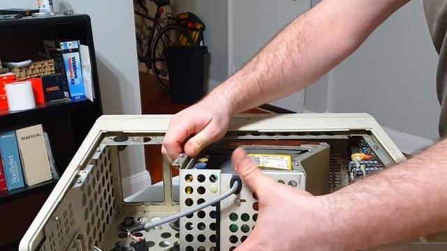 Repairing An Explosive Compaq Portable I смотреть онлайн