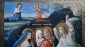 Колокольный звон перед иконой жен мироносиц