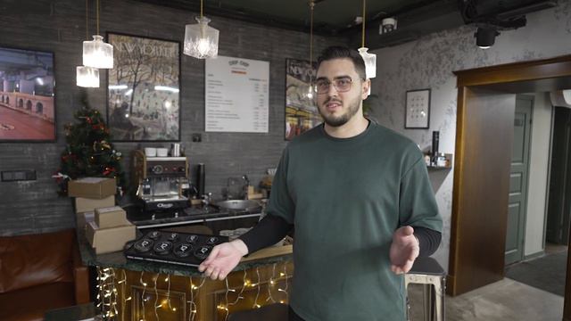 REBEL Санта дарит подарки смотреть онлайн