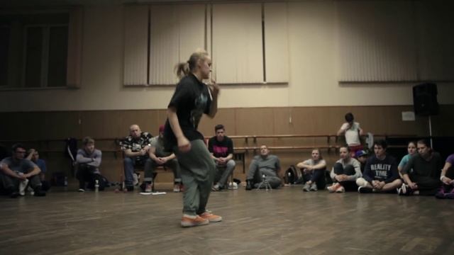 Настя Миронова против Семена Чешкова смотреть онлайн