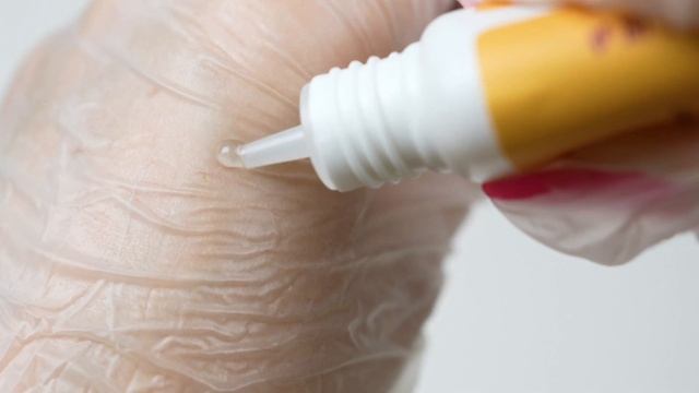 Гелевый ремувер Enigma с ароматом банана (15 мл) смотреть онлайн