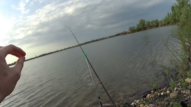 Ловля окуня на гематоген // Активный клев Окуня на Фидер весной смотреть онлайн