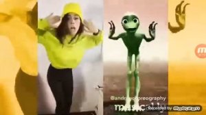 Зеленый человек танцует! Кто круче ?!