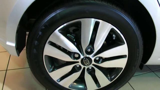 2013 Kia Forte EX Walkaround смотреть онлайн