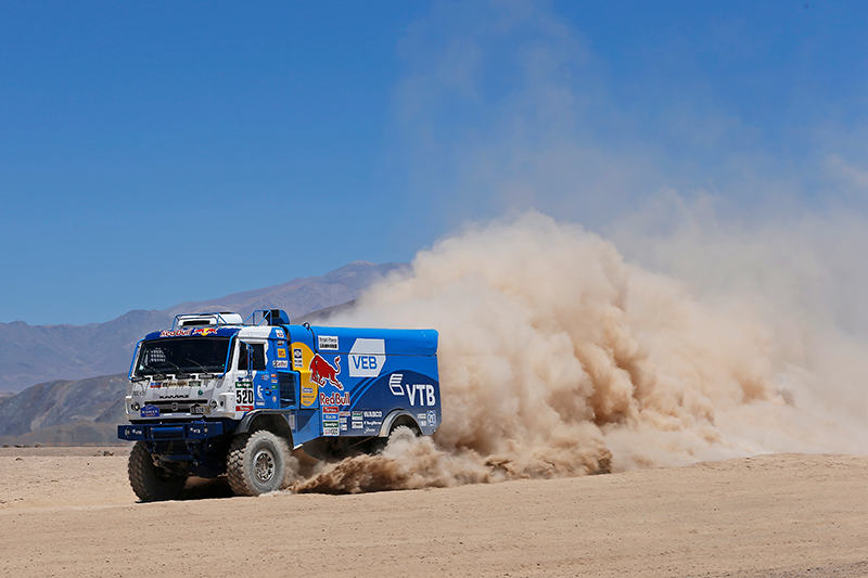 К 30-летию команды. 15 Золотых Дакаров «КАМАЗ-мастера». Год 2015-й. смотреть онлайн