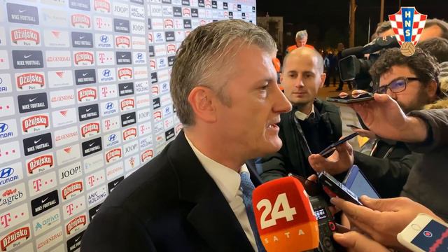 Predsjednik HNS-a Davor Šuker nakon slavlja protiv Španjolske смотреть онлайн