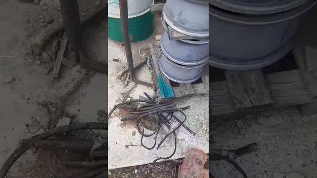 мне норм, а младший брат в шоке__где беру столько металла