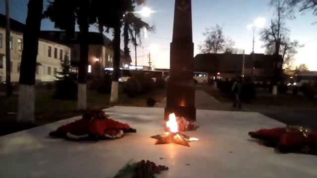 Вечный огонь в Бронницах около автостанции смотреть онлайн
