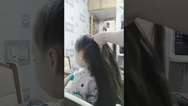 Коса лёгкая за 3 минуты. Коса в сад прическа в школу и садик. смотреть онлайн