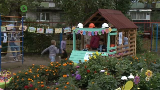 Выставка детских рисунков, посвященных заводу СКДМ, появилась в детском саду № 84 «Тополек» смотреть онлайн