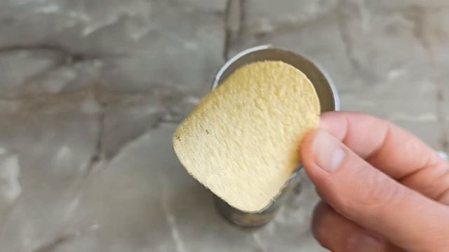 Чипсы Pringles Rosemary Roasted Potatoes запеченный картофель с розмарином Обзор смотреть онлайн