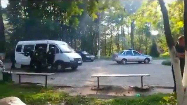 Под Тулой на день флага России росгвардейцы устроили пальбу и напугали детей смотреть онлайн