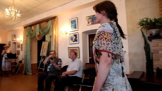 Показ платьев а ля 19 век во Владимире смотреть онлайн