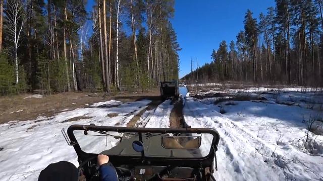Чебурашка и Бобик прогулялись по весеннему лесу off-road 4x4 ЛуАЗ 969 А ,ГАЗ-69. смотреть онлайн