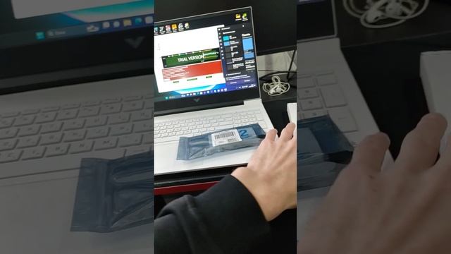 ноутбук HP victus замена термопасты на пасту с фазным переходом и термопрокладок на жидкие larid смотреть онлайн