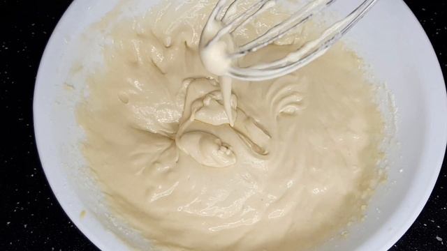 Простой кекс с изюмом I Все смешал и в духовку! смотреть онлайн