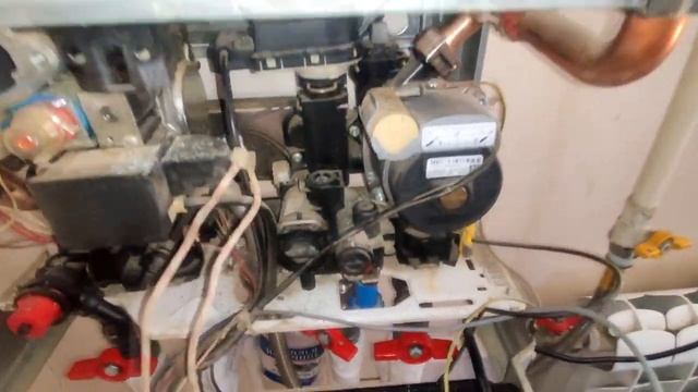 Gaz34.ru Ariston EGIS 24 CF. Очередные ошибки монтажа. смотреть онлайн