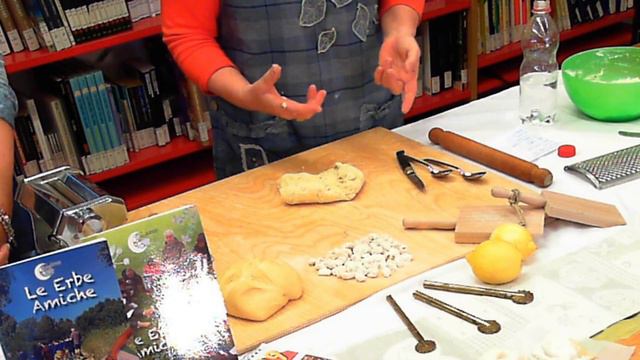 100 Ravioli Galluresi (puligioni) E La Pasta Per Gli Gnocchetti (li Chjusoni Galluresi).